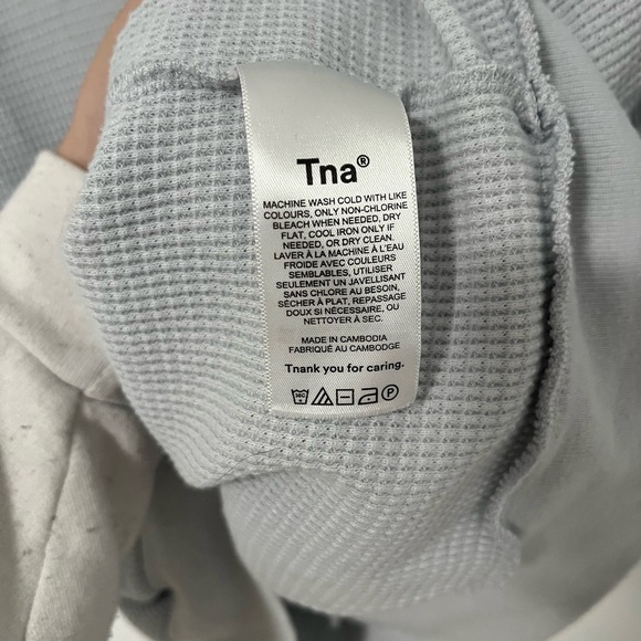 Aritzia TNA full zip waffle knit hoodie - Picture 6 of 6